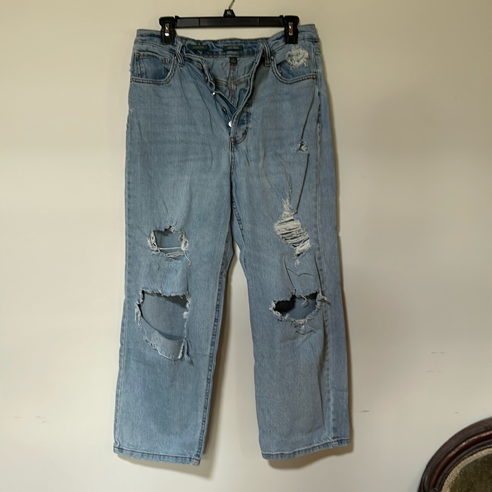 Distressed high rise straight leg wild fable jeans. Size 10